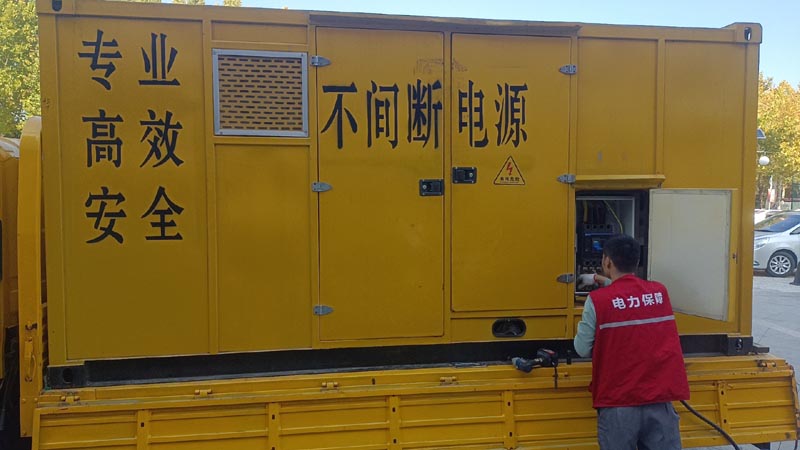 鄂托克柴油发电机组和UPS电源配合使用时，如何避免切换过程中的电力中断？